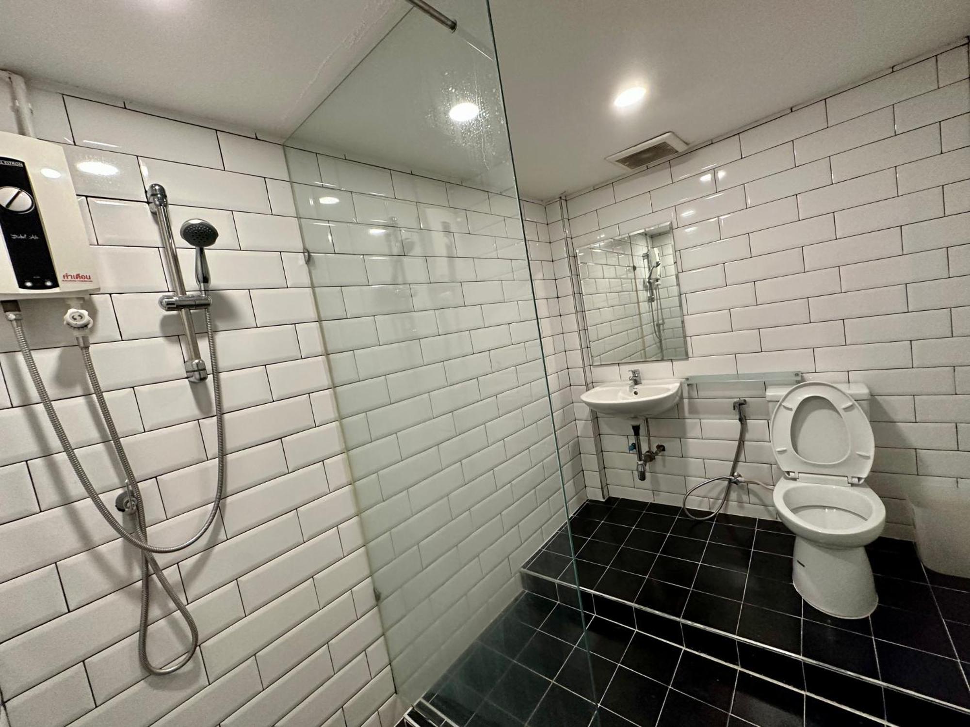 The Cute Silom Hostel Bangkok Extérieur photo